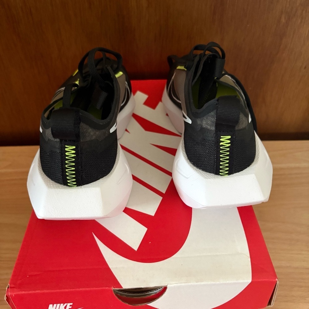 NEW w/ Box NIKE VISTA LITE sz 7.5 Black White Lemon Venom CI0905 - Picture 4 of 8